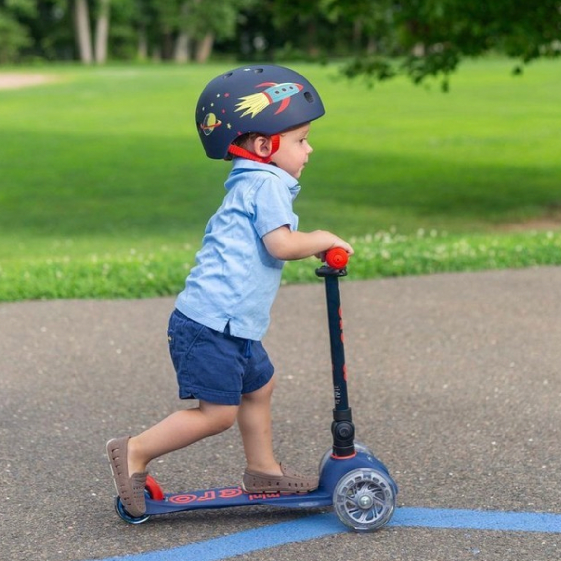 Micro Scooter Mini Deluxe LED Azul Marino - Rojo