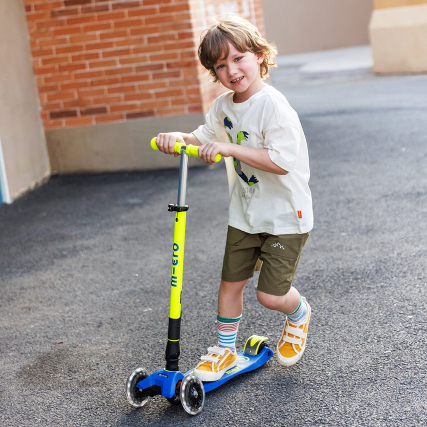 PREVENTA Micro Scooter niños Maxi Led Plegable 3 ruedas Amarillo Neón