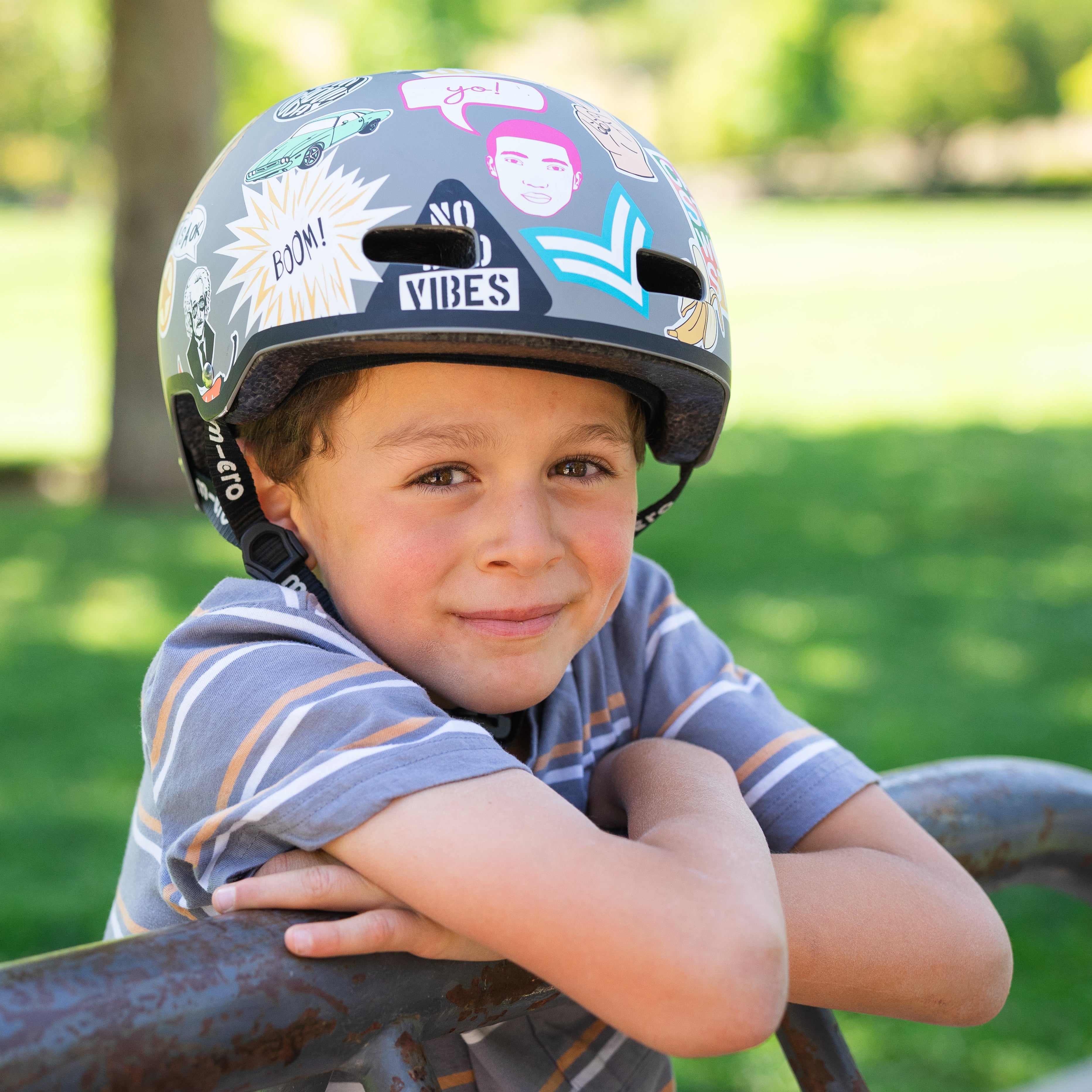 Micro Casco Niño Stickers M