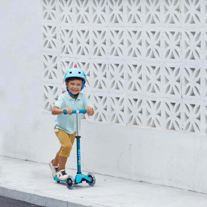 Micro Scooter Mini Deluxe LED Aqua