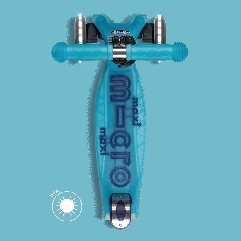 Micro Scooter niños Maxi Led Brilla de Noche 3 ruedas Celeste