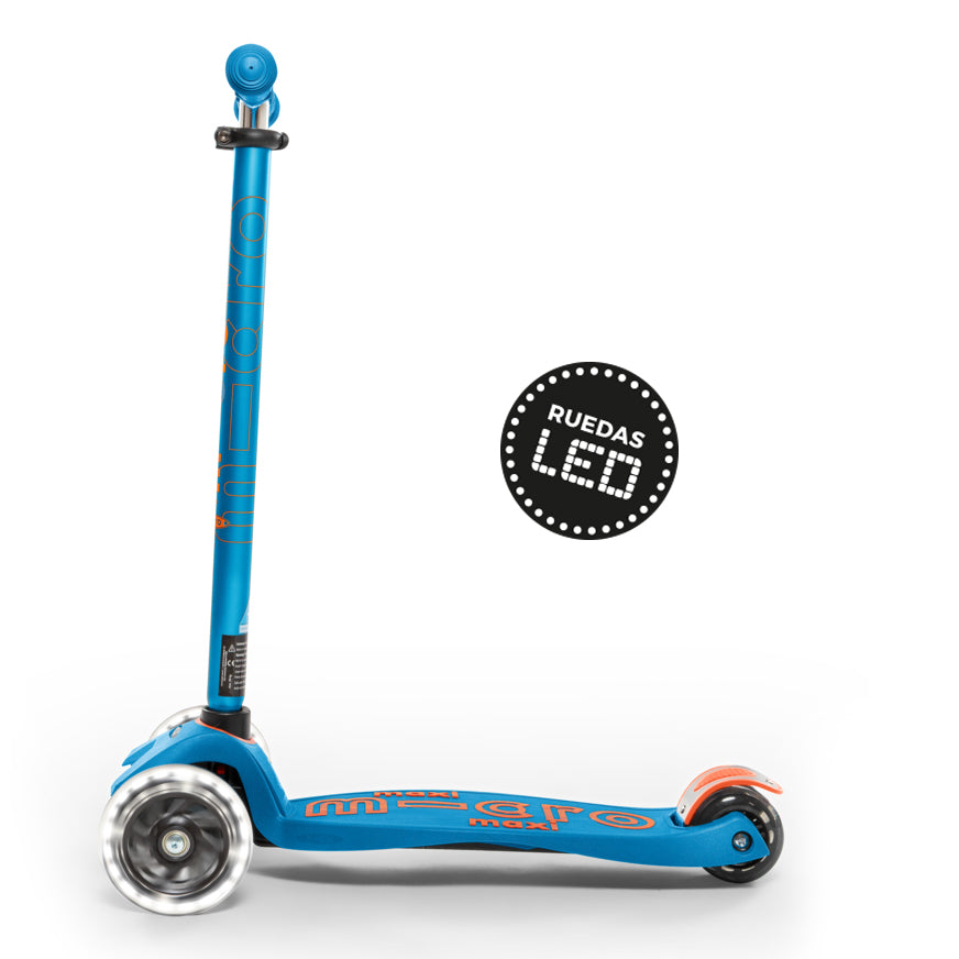 Micro Scooter Maxi Deluxe LED Celeste