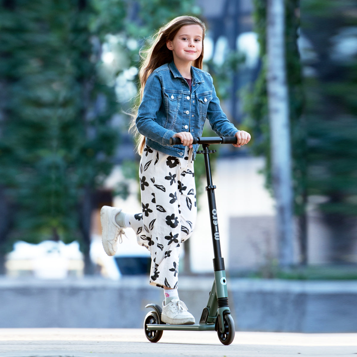 Micro Scooter Adolescentes Suspensión Sprite 2 ruedas Verde