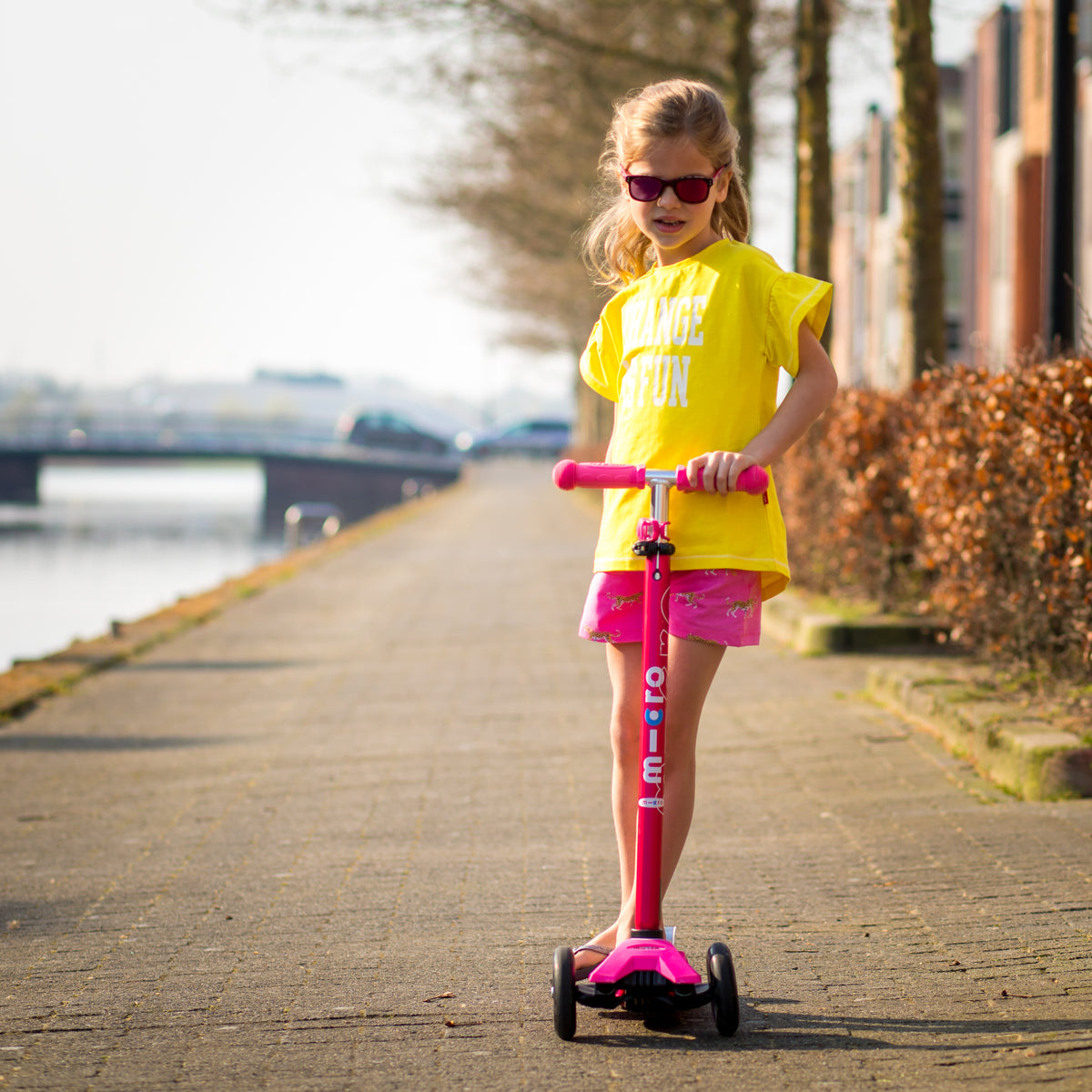 Micro Scooter Maxi Deluxe LED Rosado